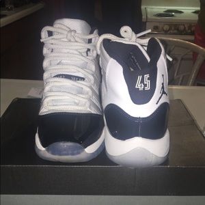 Air Jordan concord 11s only worn once